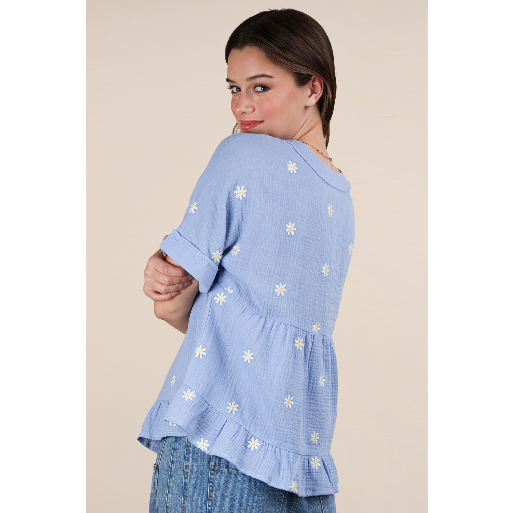 Very J Daisy Embroidered Top-Sky