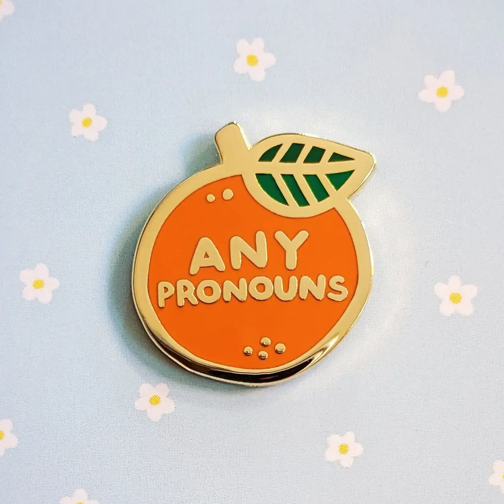 misomomo Pronoun Orange Pin - Any