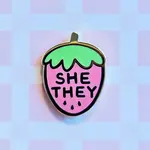 misomomo Pronoun Strawberry Pin - she/they