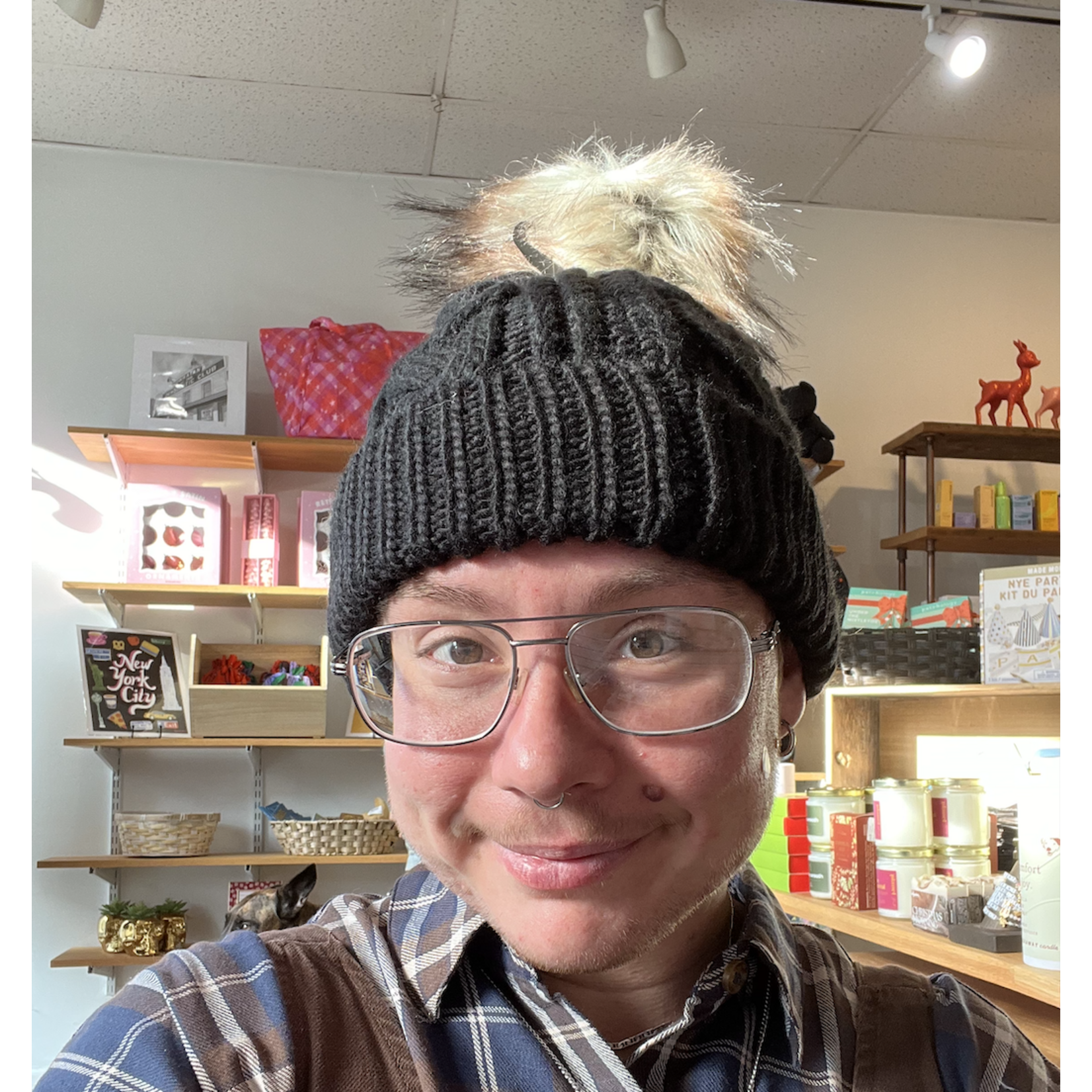 David & Young Lined Cable Knit Pom Beanie-Black