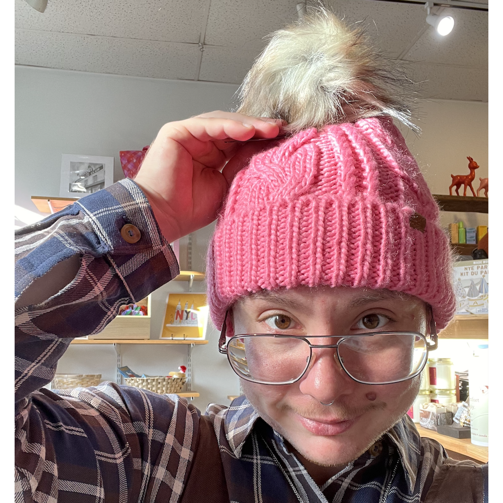 David & Young Cable Knit Beanie Fur Pom-Pink