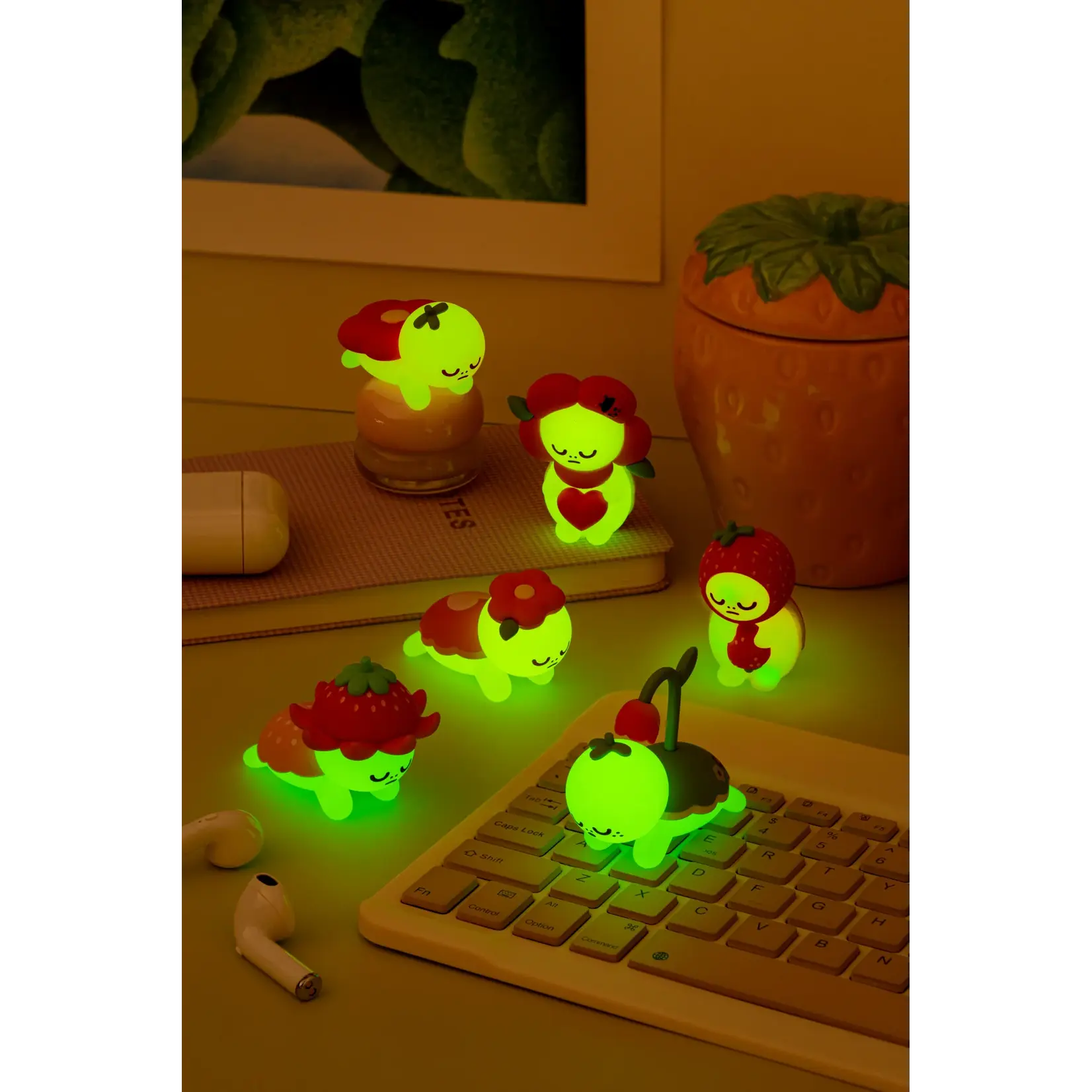 Smoko Smoko Kawawa Turtles Glow in the Dark Blind Box