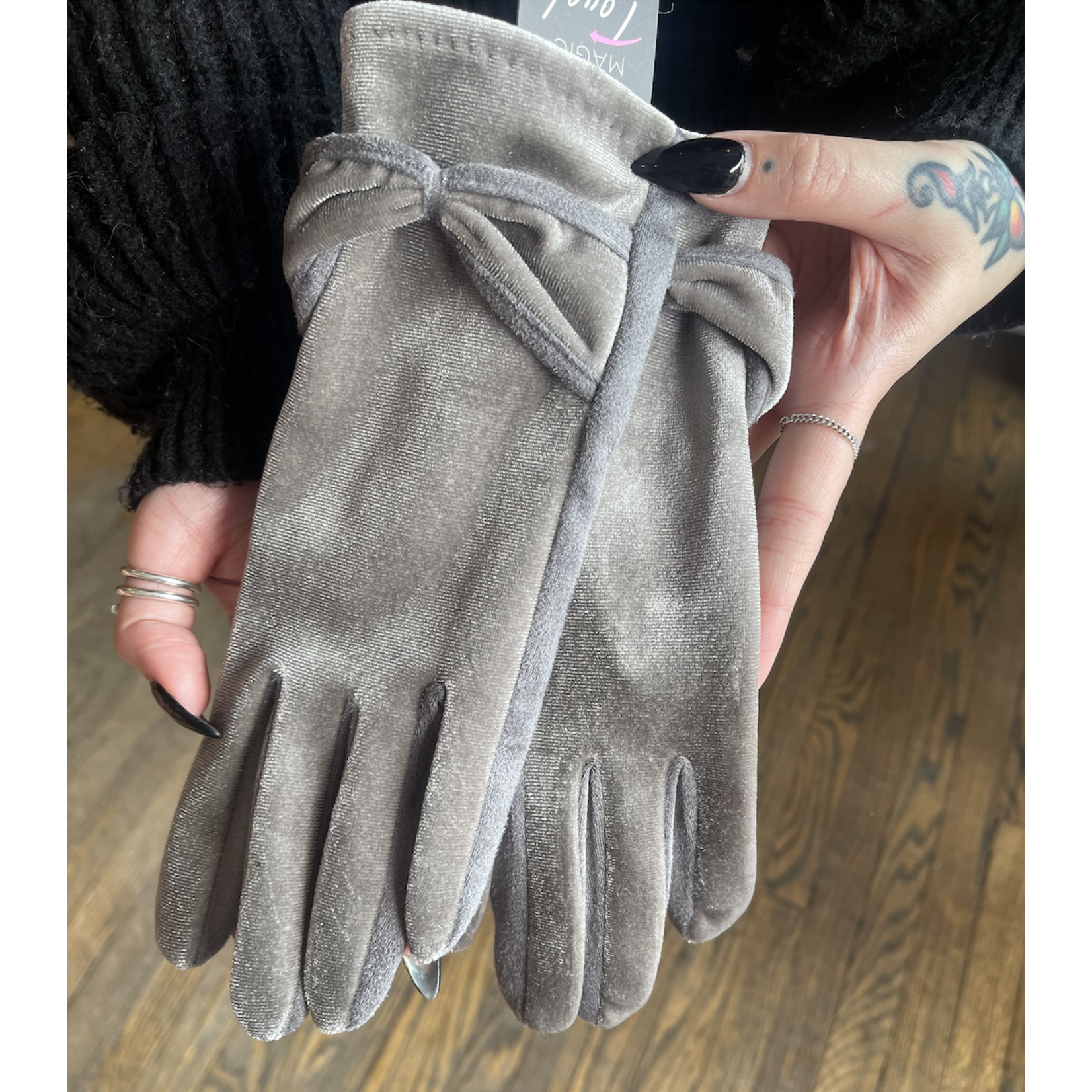 David & Young Tech Touch Velvet Gloves-Grey