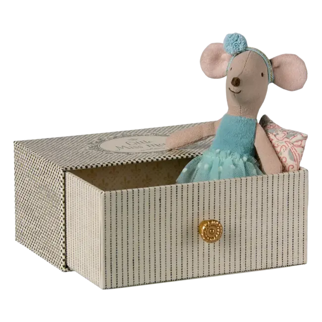 Dance mouse in daybed pink