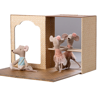 Ballet mice dance studio - Little sister and brother