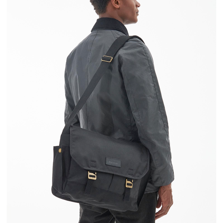 Barbour Barbour Essential Wax Messenger Bag