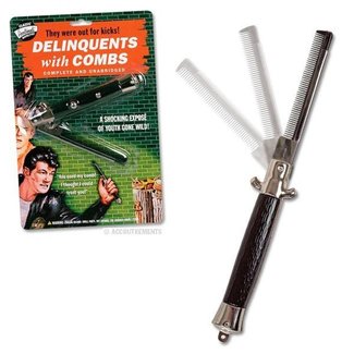 Switchblade Comb by Accoutrements