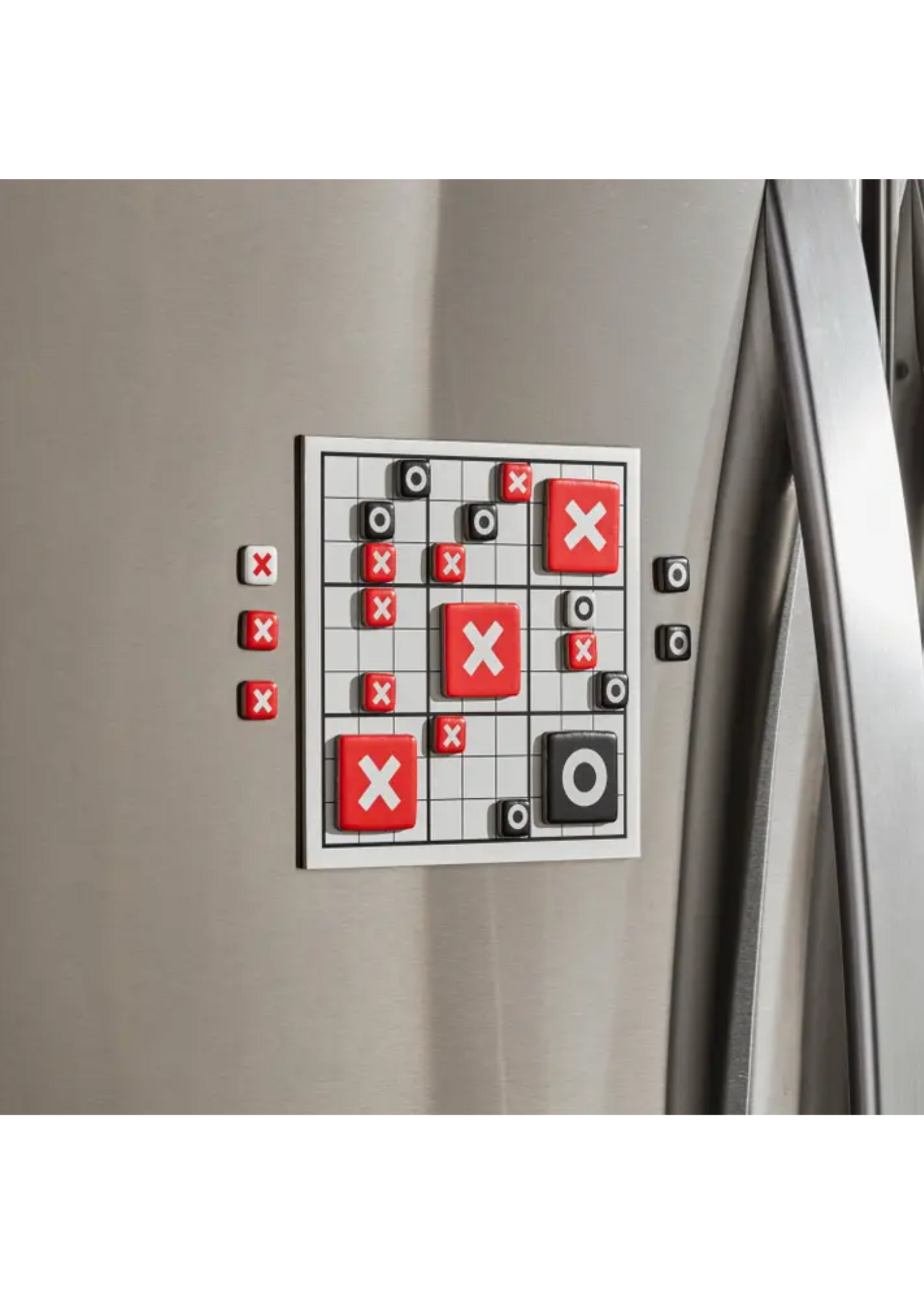 Chronicle Books Tic Tac No Magnetic Fridge Game