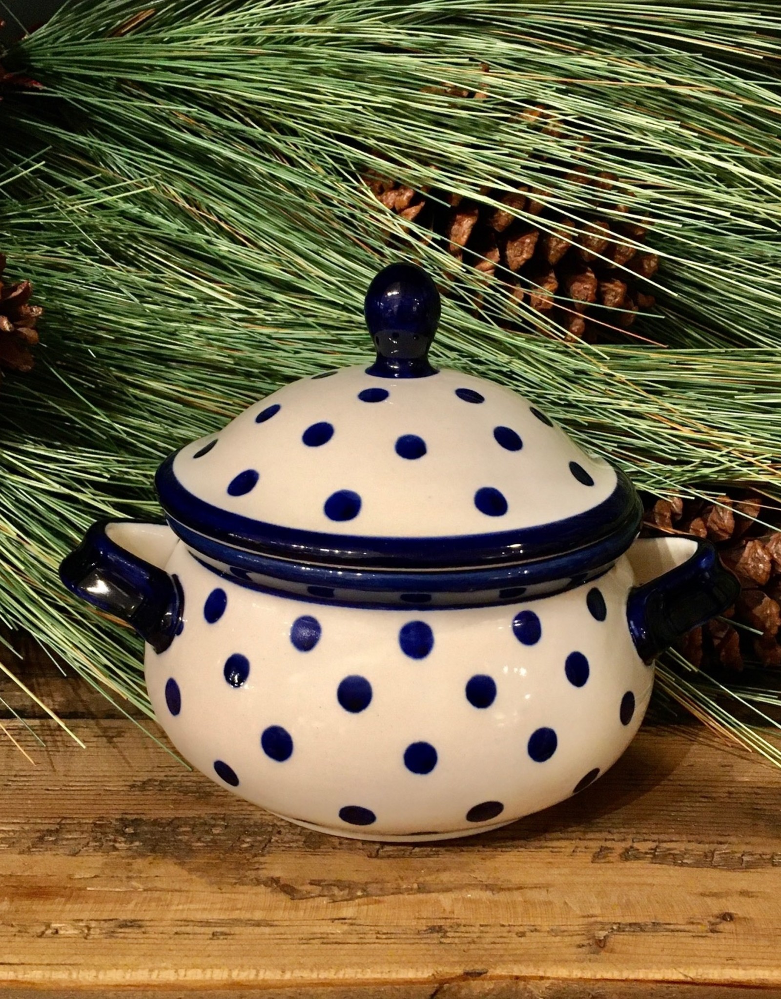 Soup Bowl Tureen - White w/Blue Dots  - .75L (25 oz)