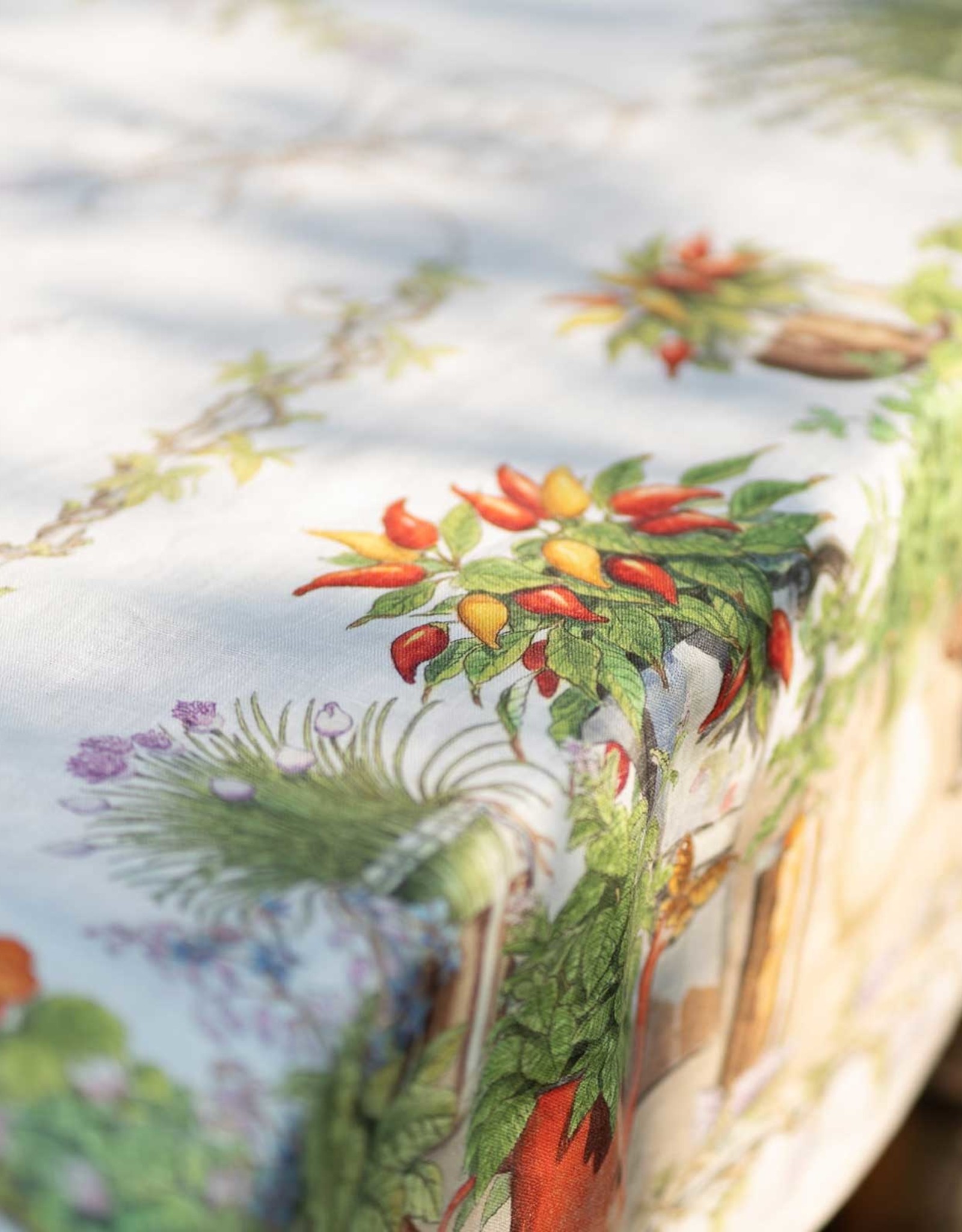 Italian Linen - Balcon Potager Tablecloth - 67" x 67"