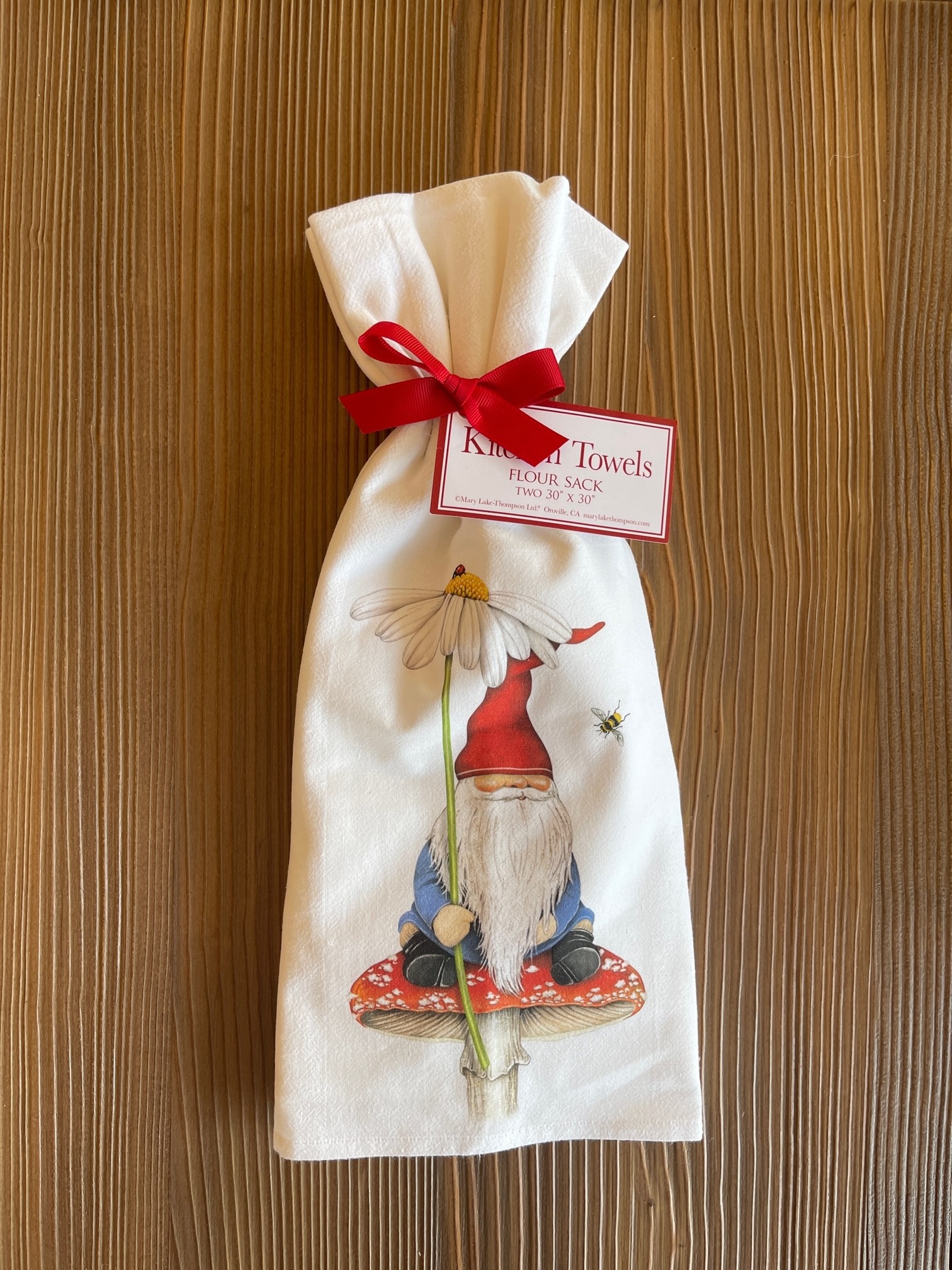 https://cdn.shoplightspeed.com/shops/605666/files/43547448/toadstool-gnome-towel-set-of-2.jpg