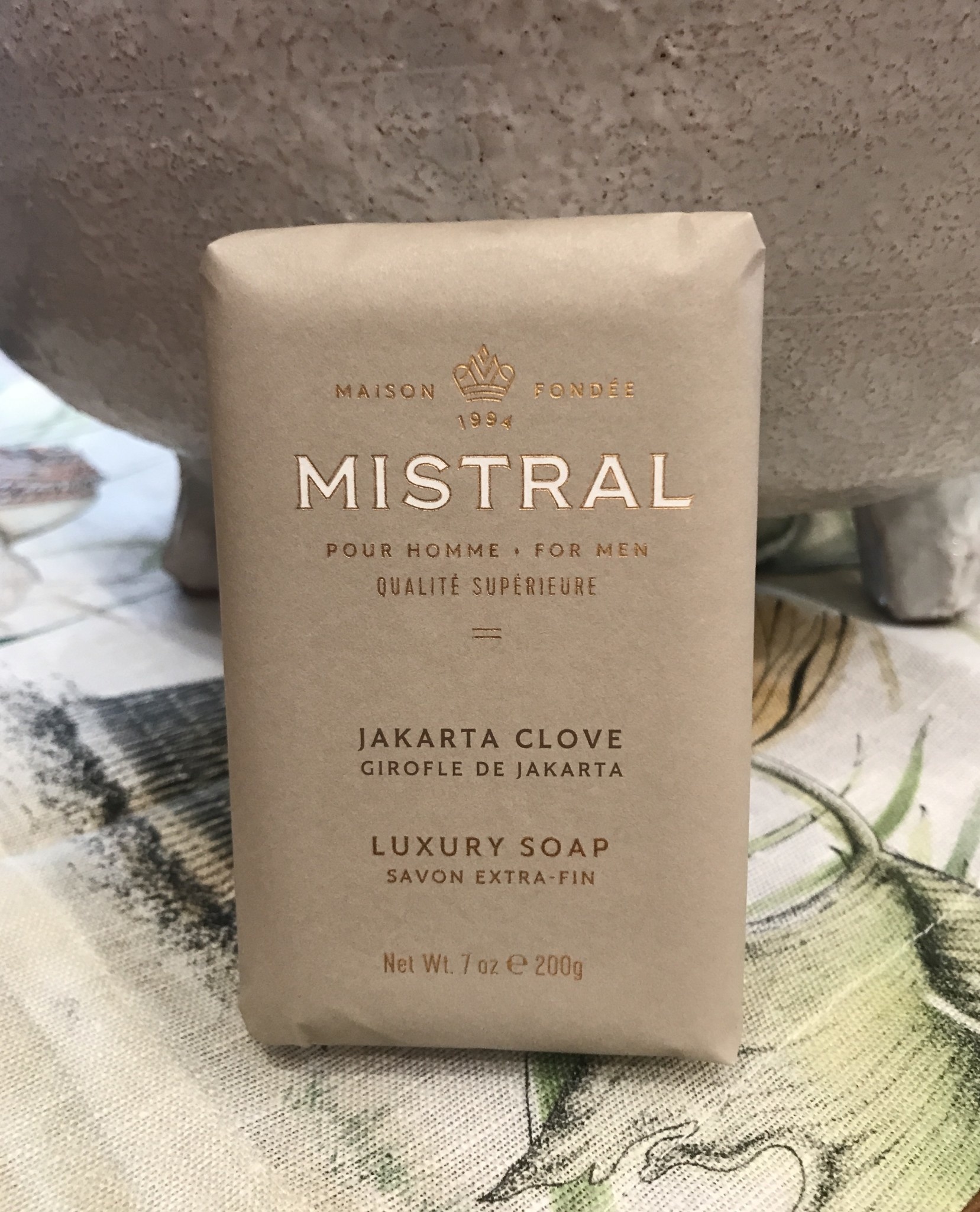 https://cdn.shoplightspeed.com/shops/605666/files/47537291/jakarta-clove-soap-mens-mistral-collection-7-oz.jpg