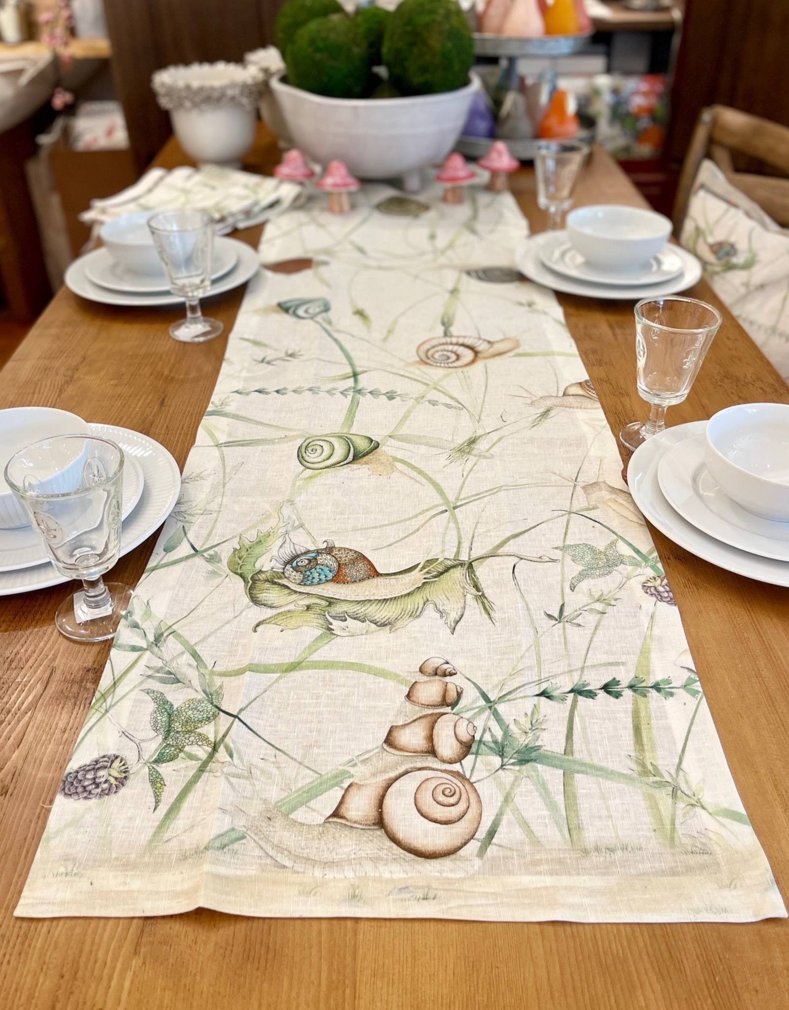 PETALI  Table runner Linen Table runner By LA FABBRICA DEL LINO