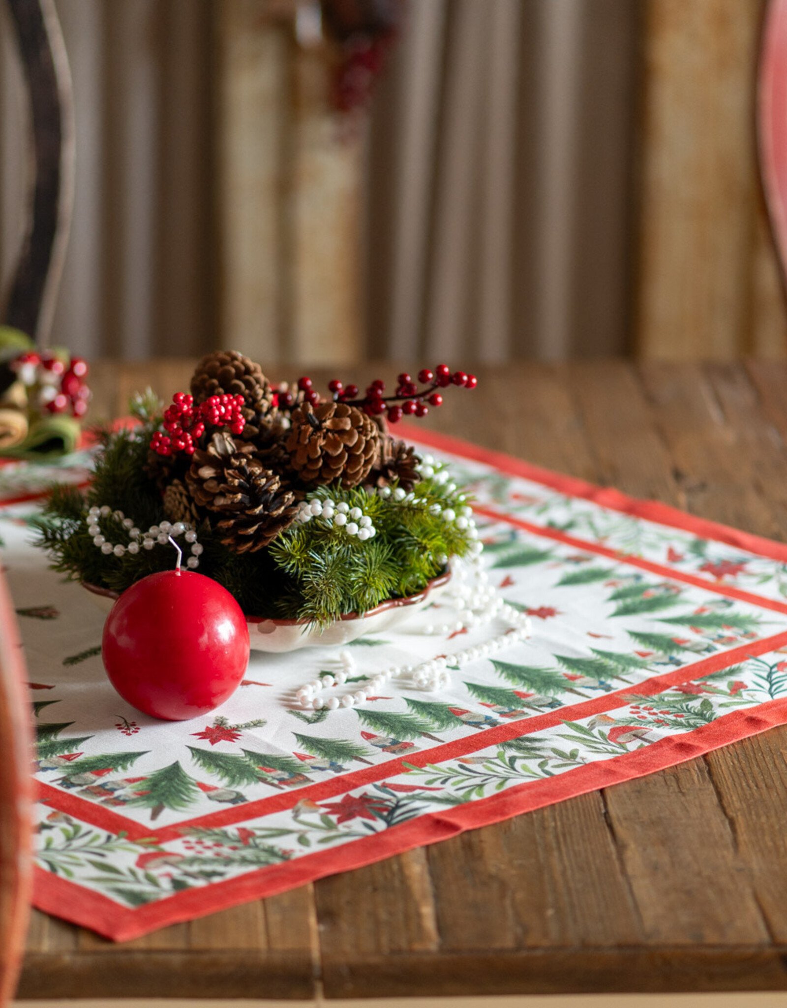 Italian Linen - Jolly Elf Table Square 33"x33" Cream