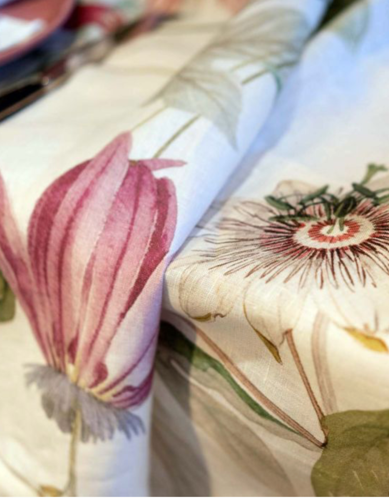 Italian Linen - Granadilla Table Square 33.5 x 33.5