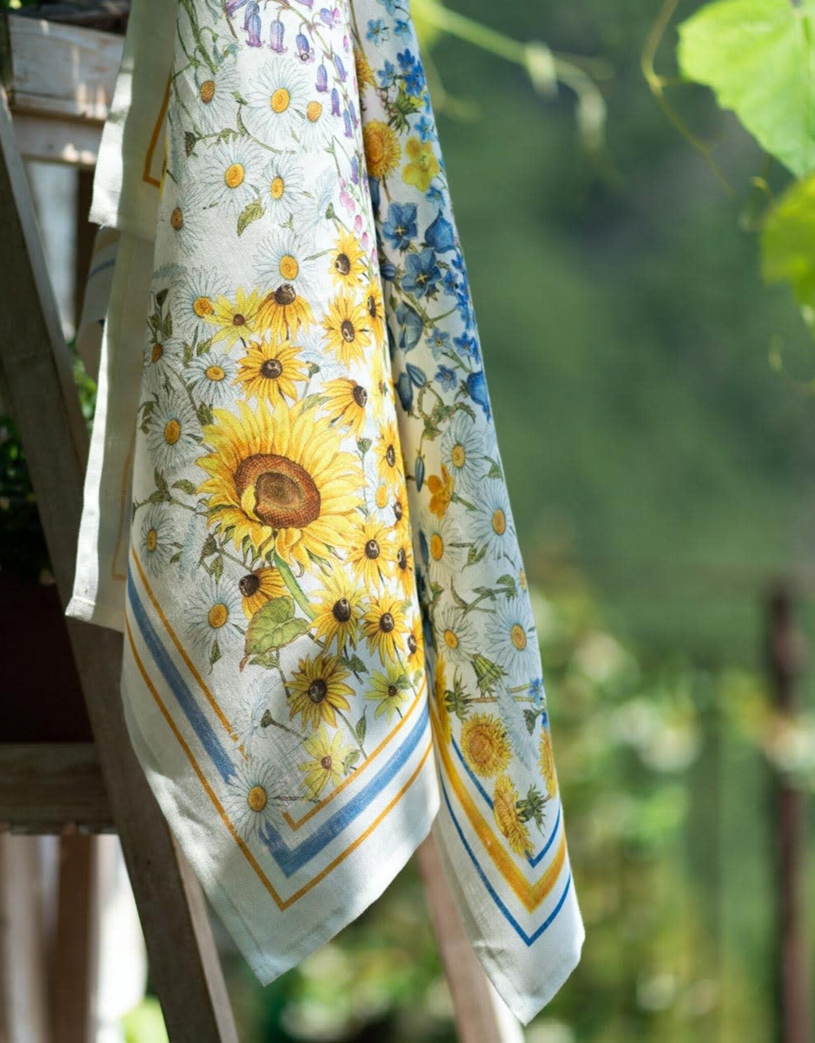 Italian Linen - Sungarden Girasoli  White Kitchen Towel 20" x 28"