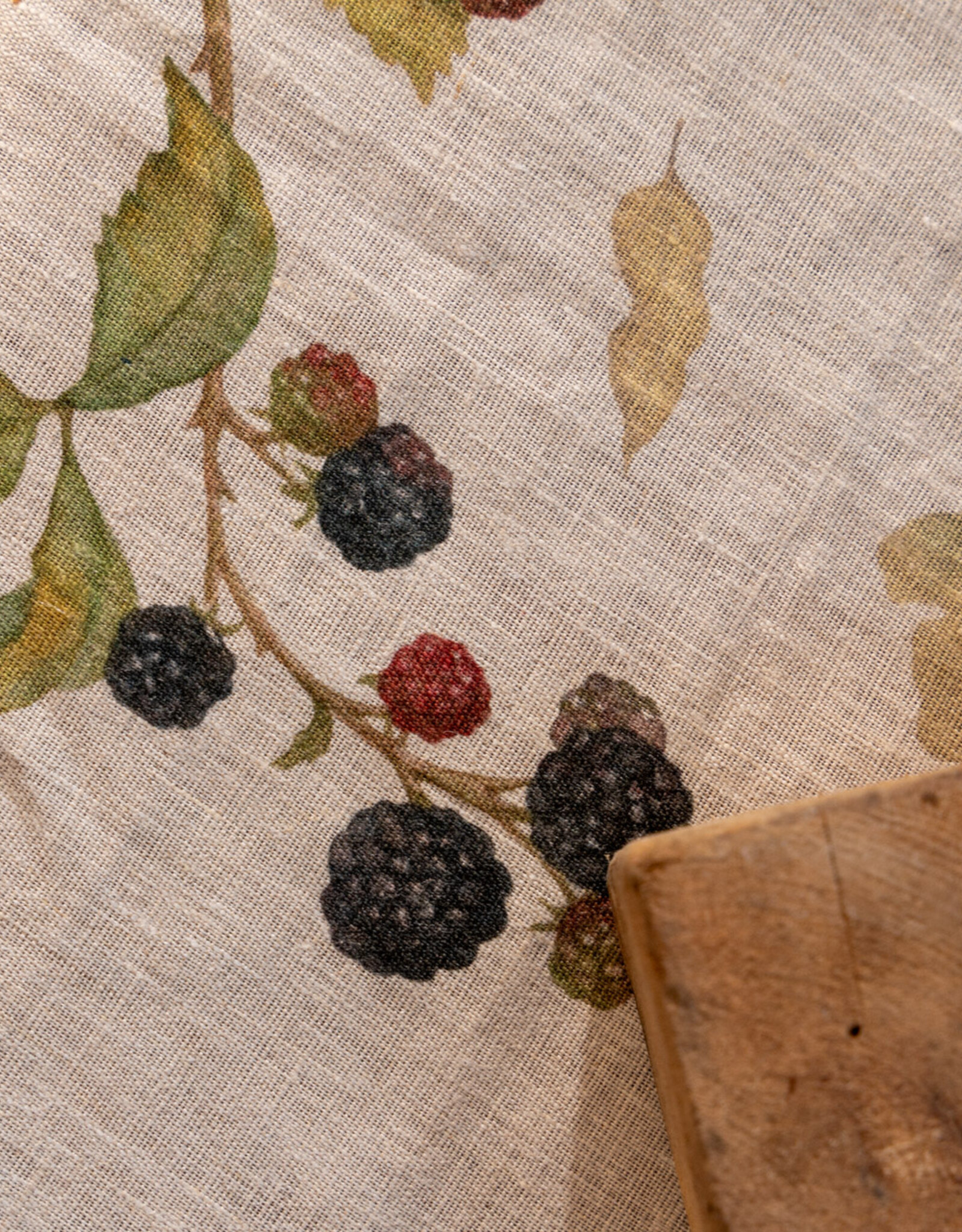 Italian Linen - Grifola Table Runner 19" X 67"