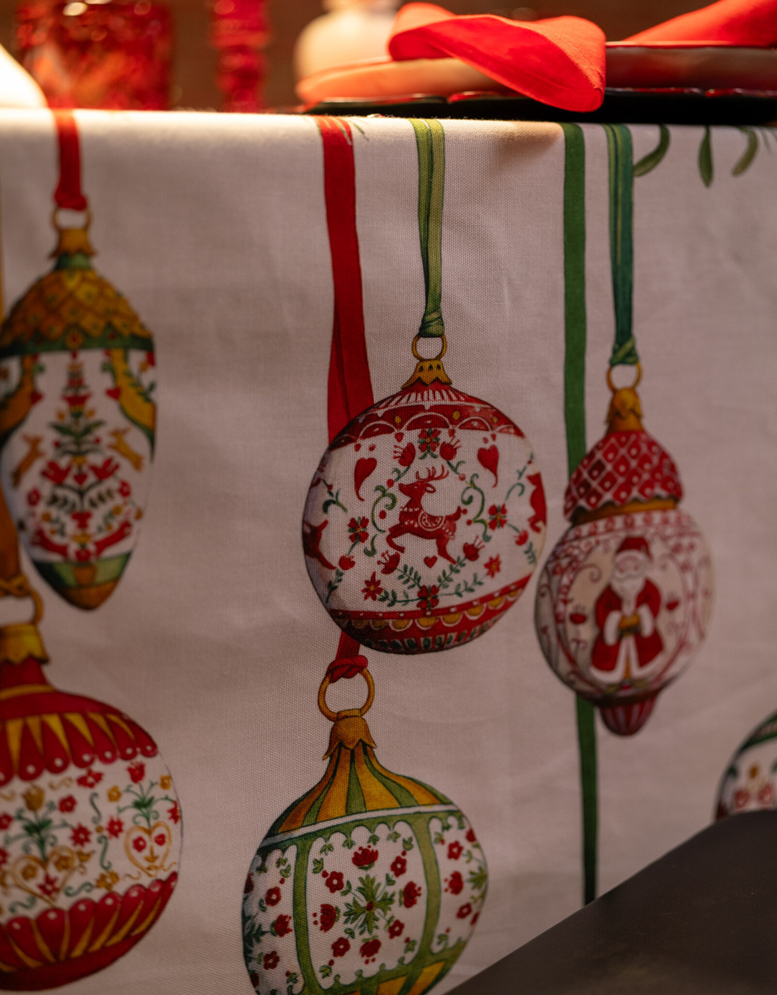 Italian Linen - Pinoel Tablecloth 67" x 90"