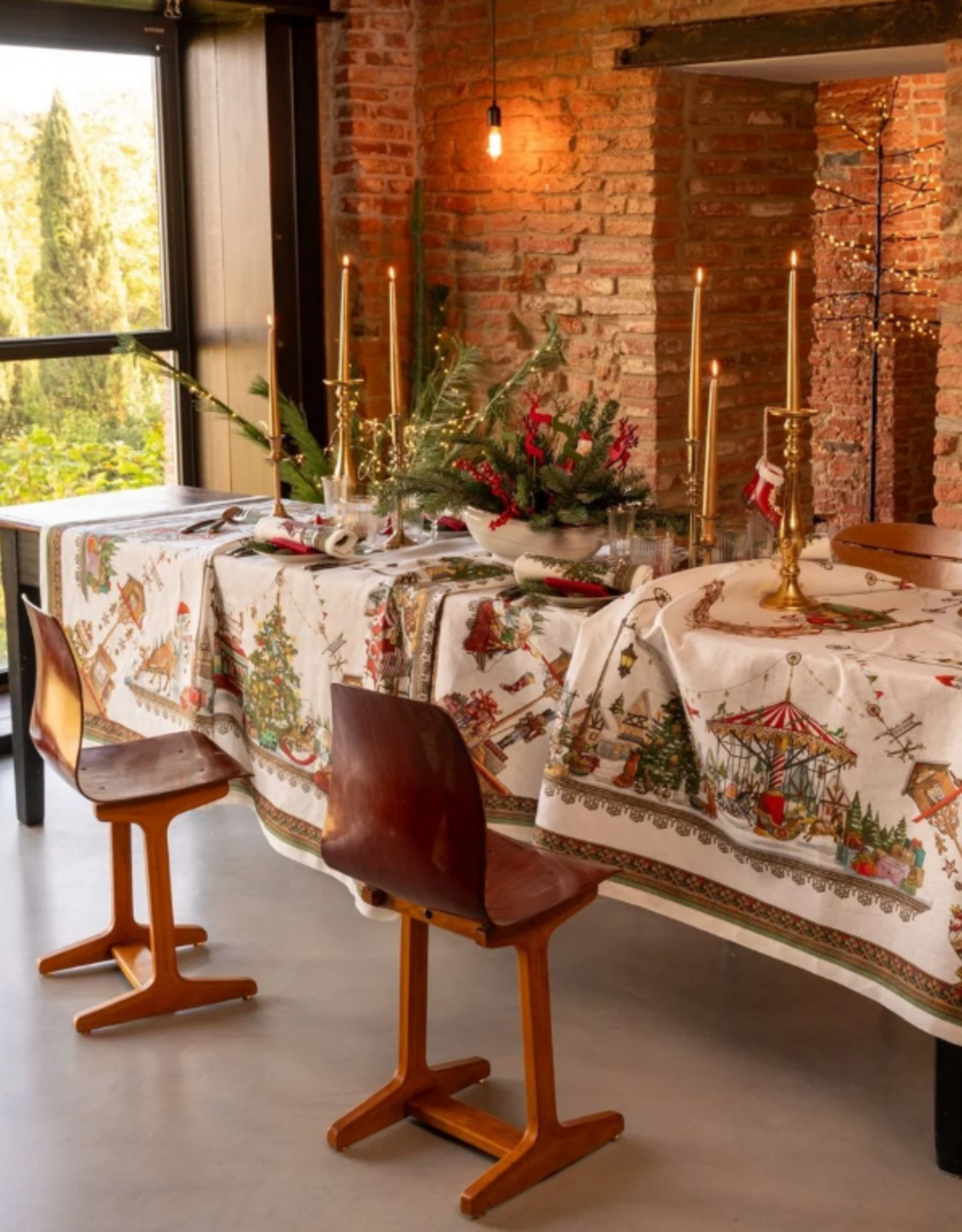 Italian Linen - Natalis Table Square 33" x 33"