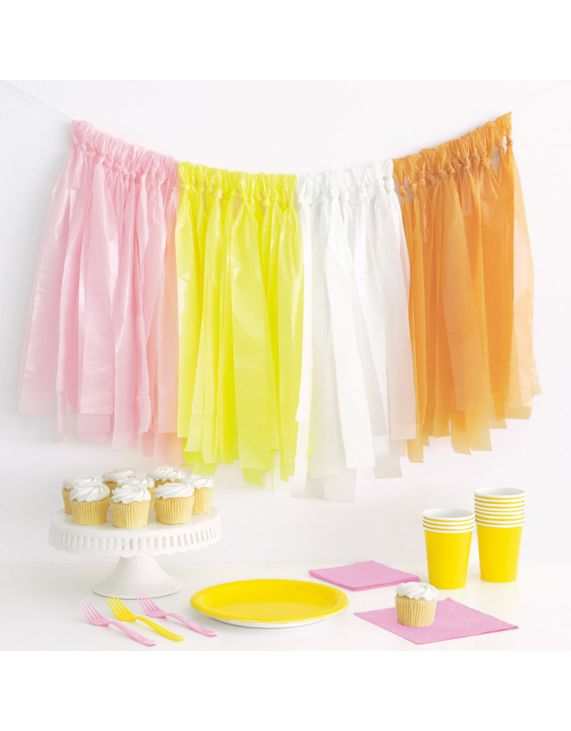 Spring Fringe Plastic Backdrop Kit