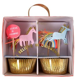 I BELIEVE IN UNICORNS CUPCAKE KIT