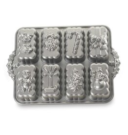 Holiday Mini Loaves Pan