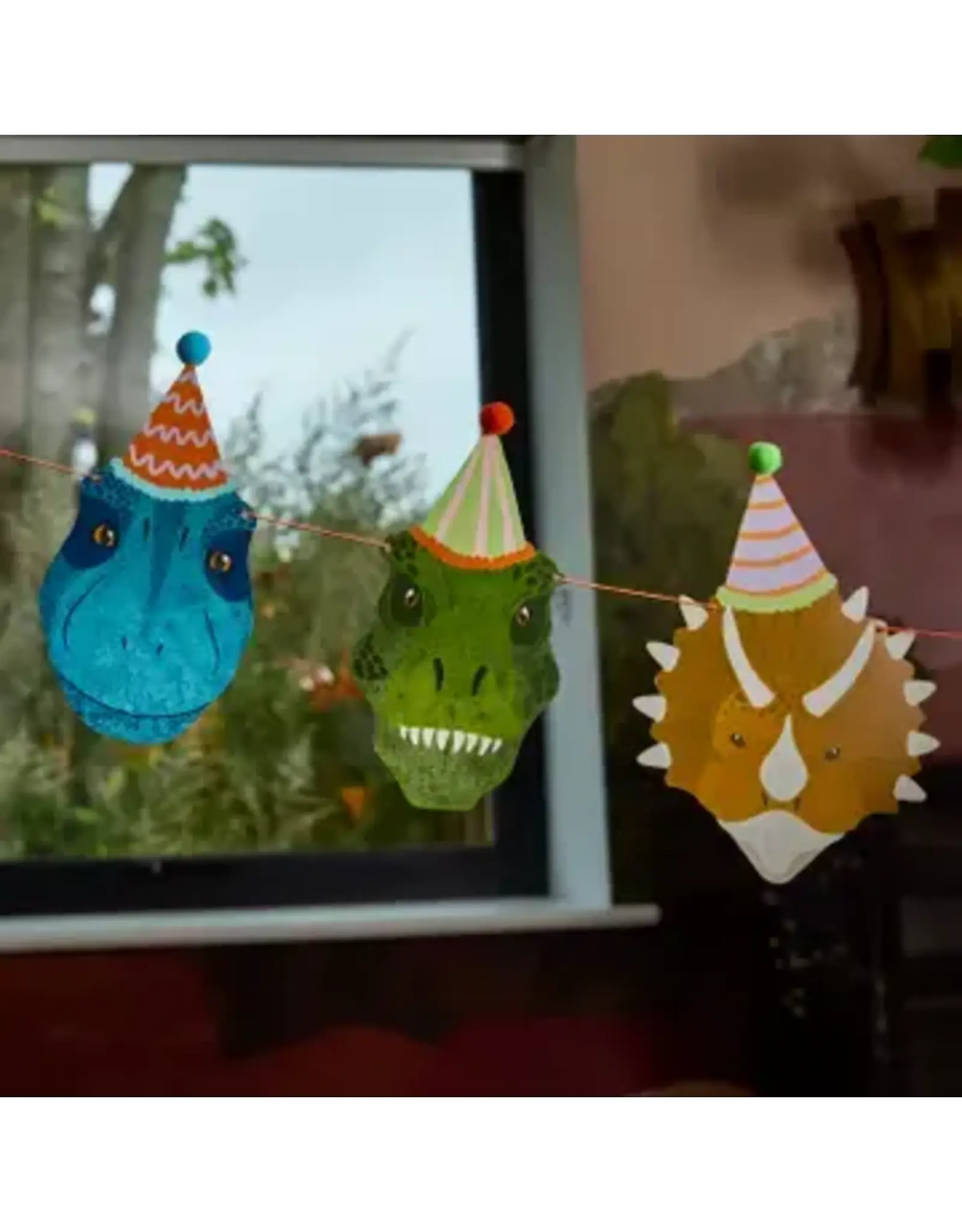 Hootyballoo by Club Green Party Dinosaur Garland