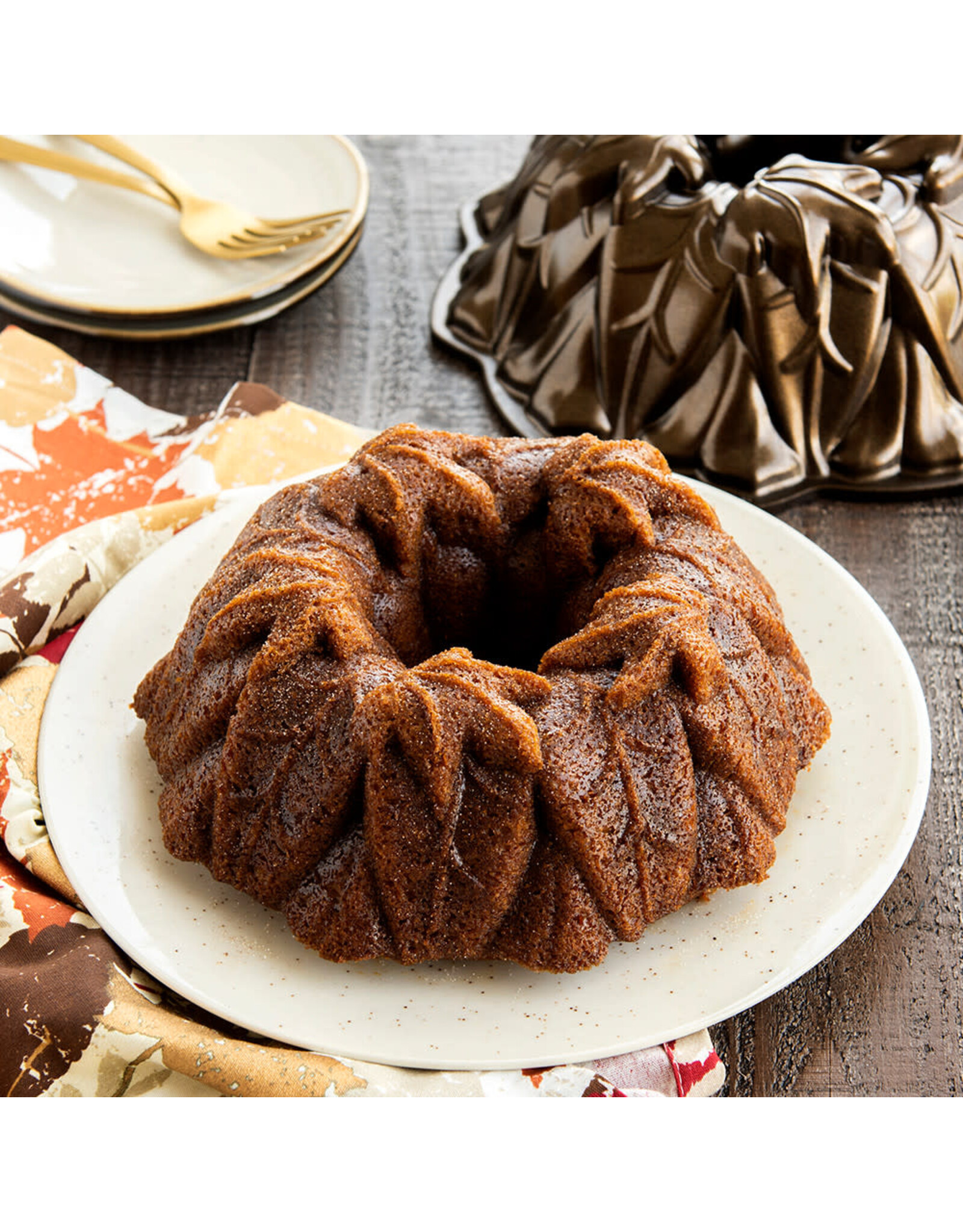 Harvest Leaves Bundt Pan (9 cups)