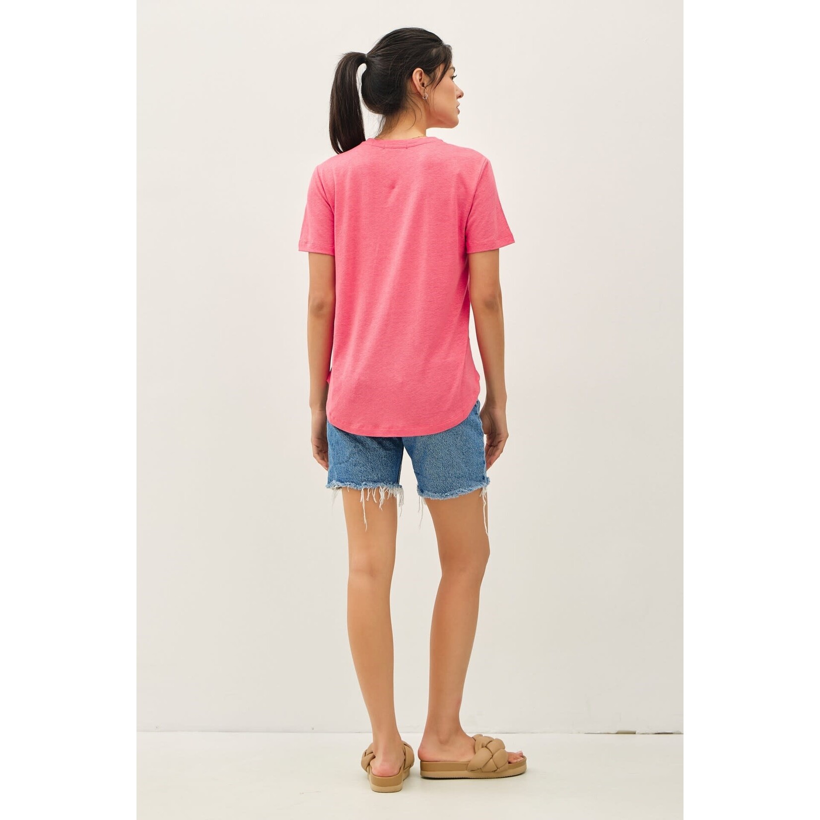 19323 BASIC V-NECK SHORT SLEEVE T-SHIRT