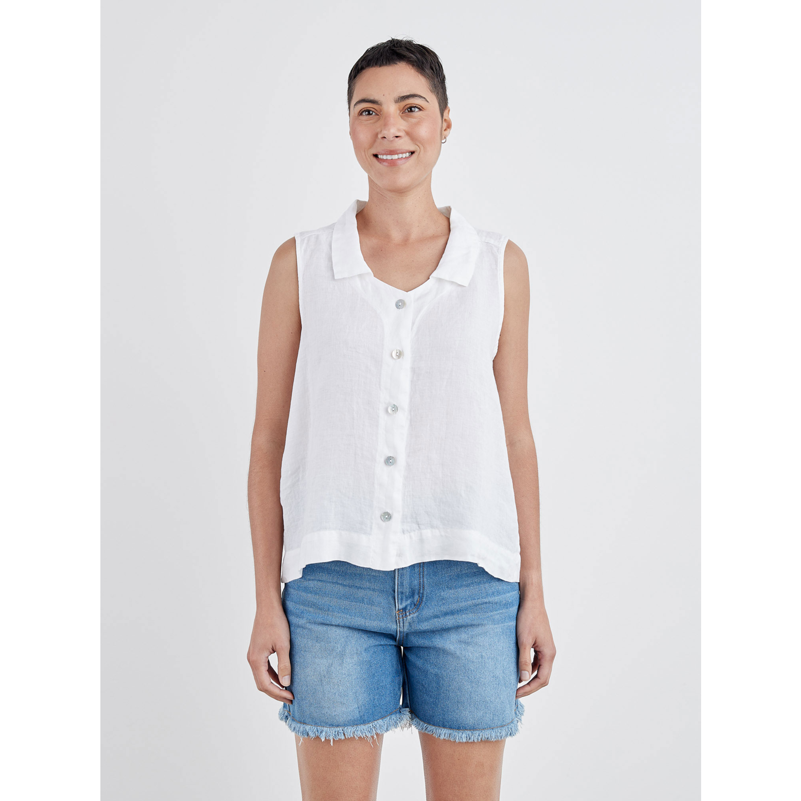 4205865 Sleveless Shirt