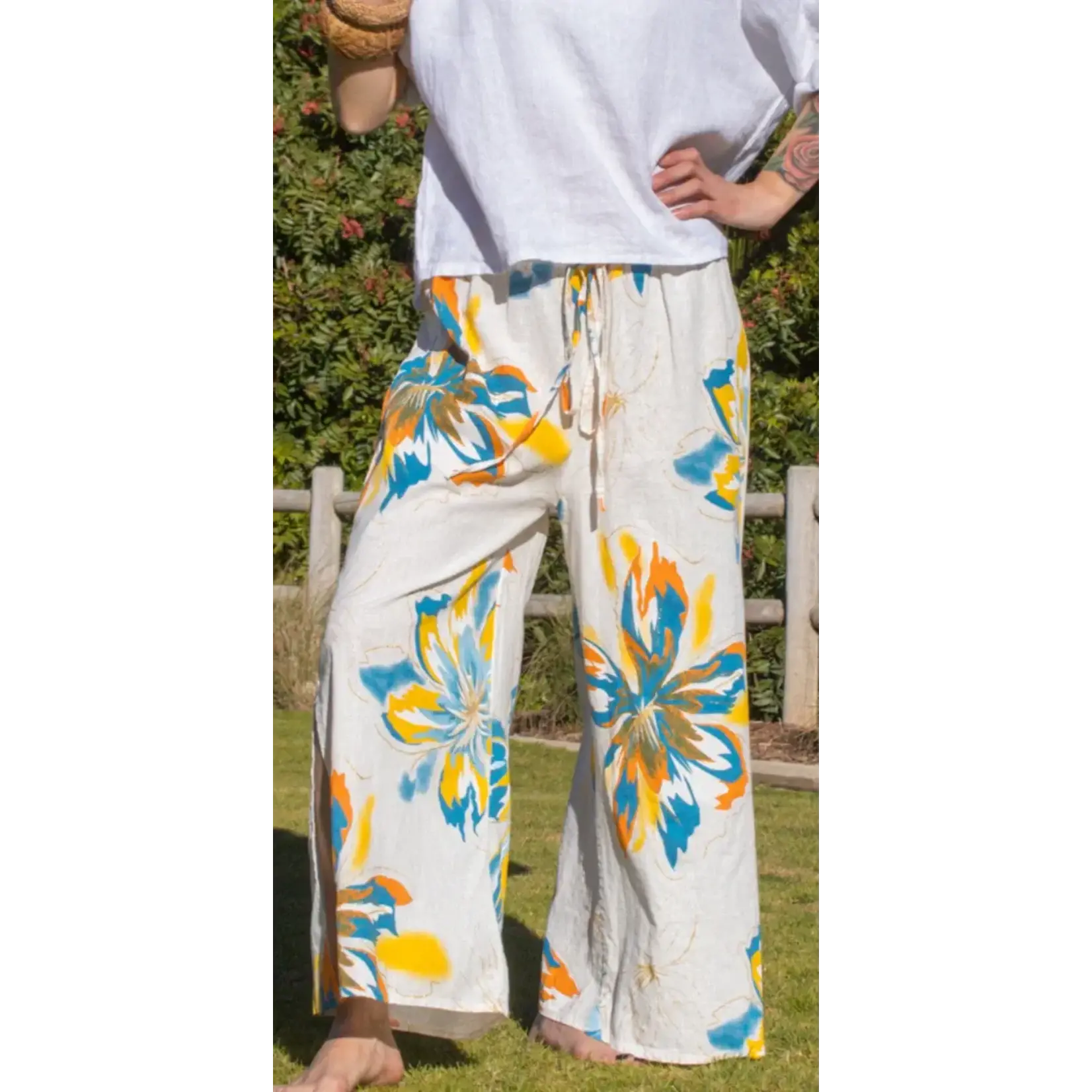 Giulana Tropical Flower Capri Pants