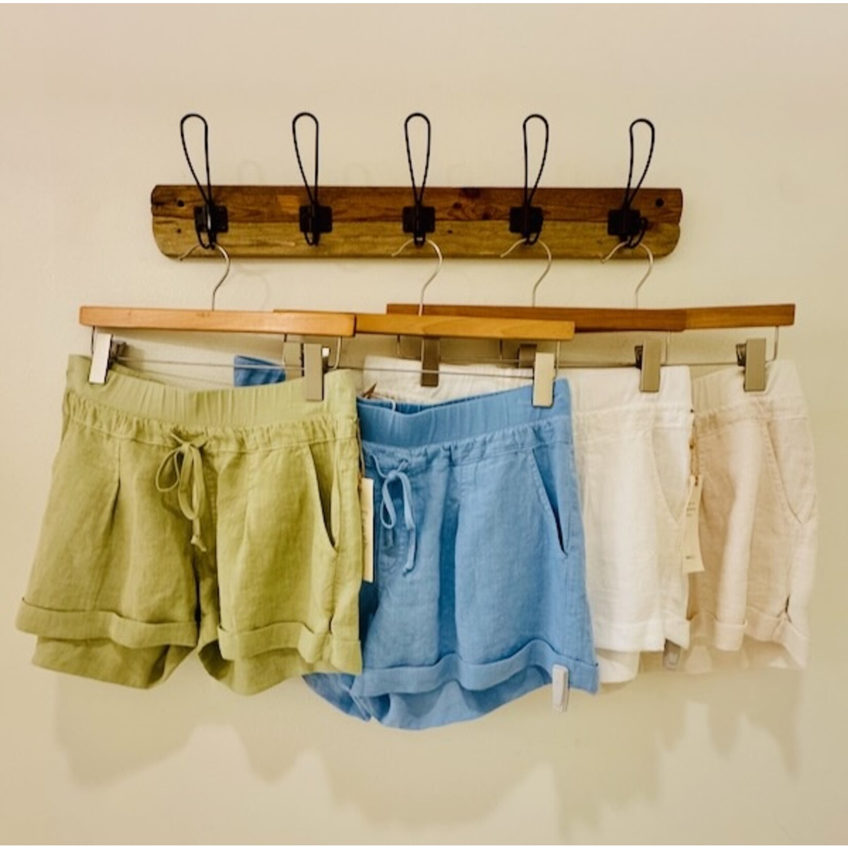 LI1118 Short with Drawstring Cuff