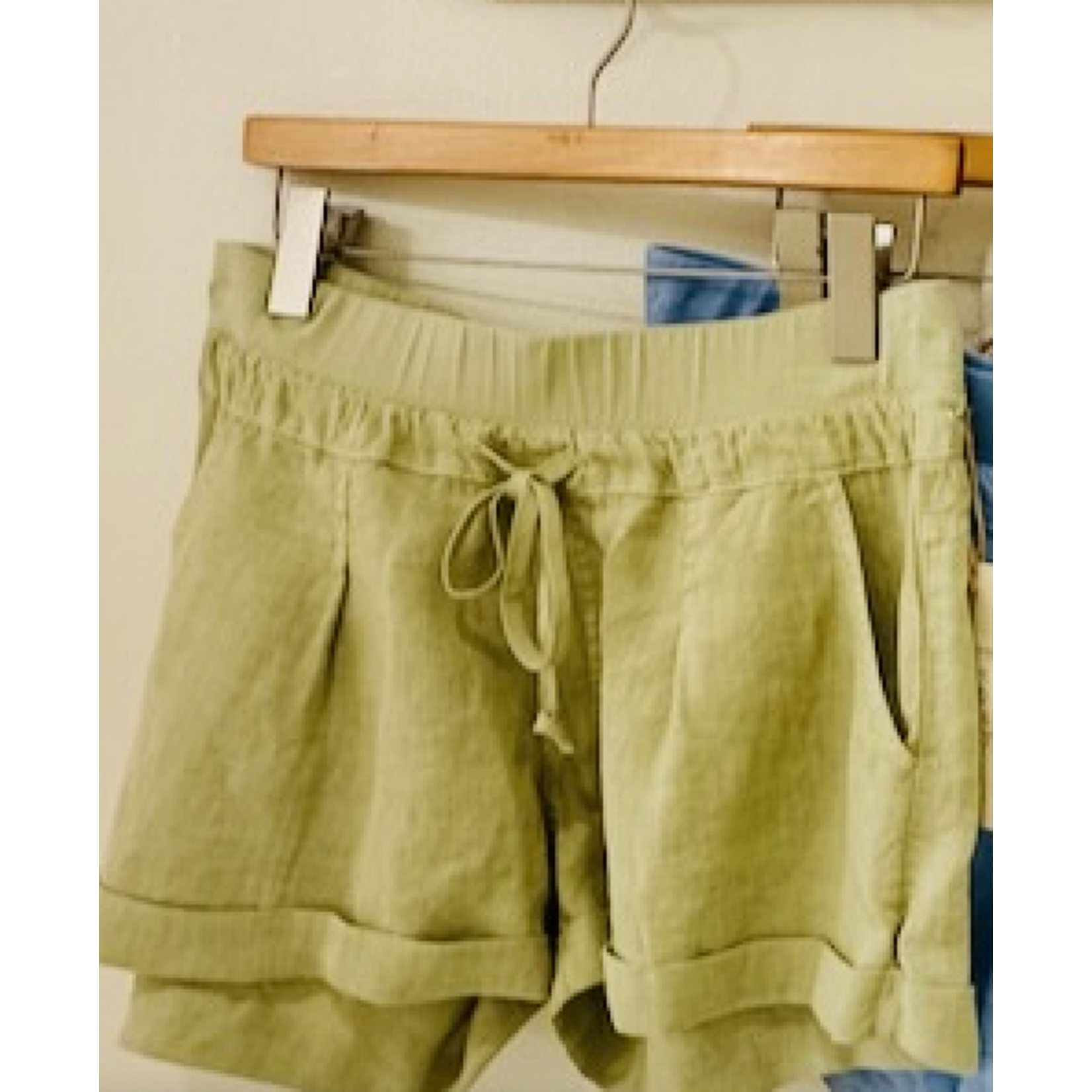LI1118 Short with Drawstring Cuff