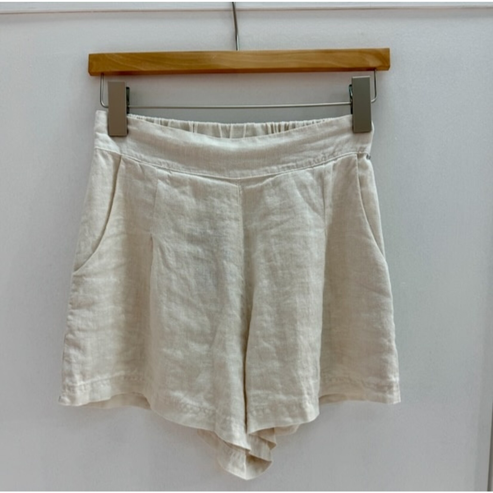 LI2133 Pleat Short