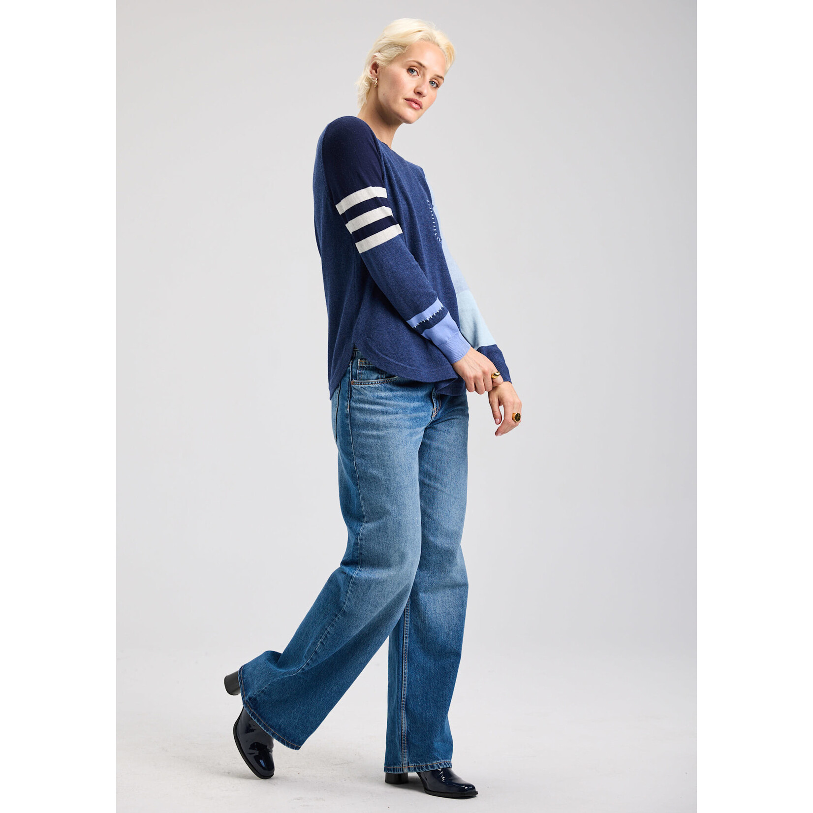 7527 Spliced Sweater