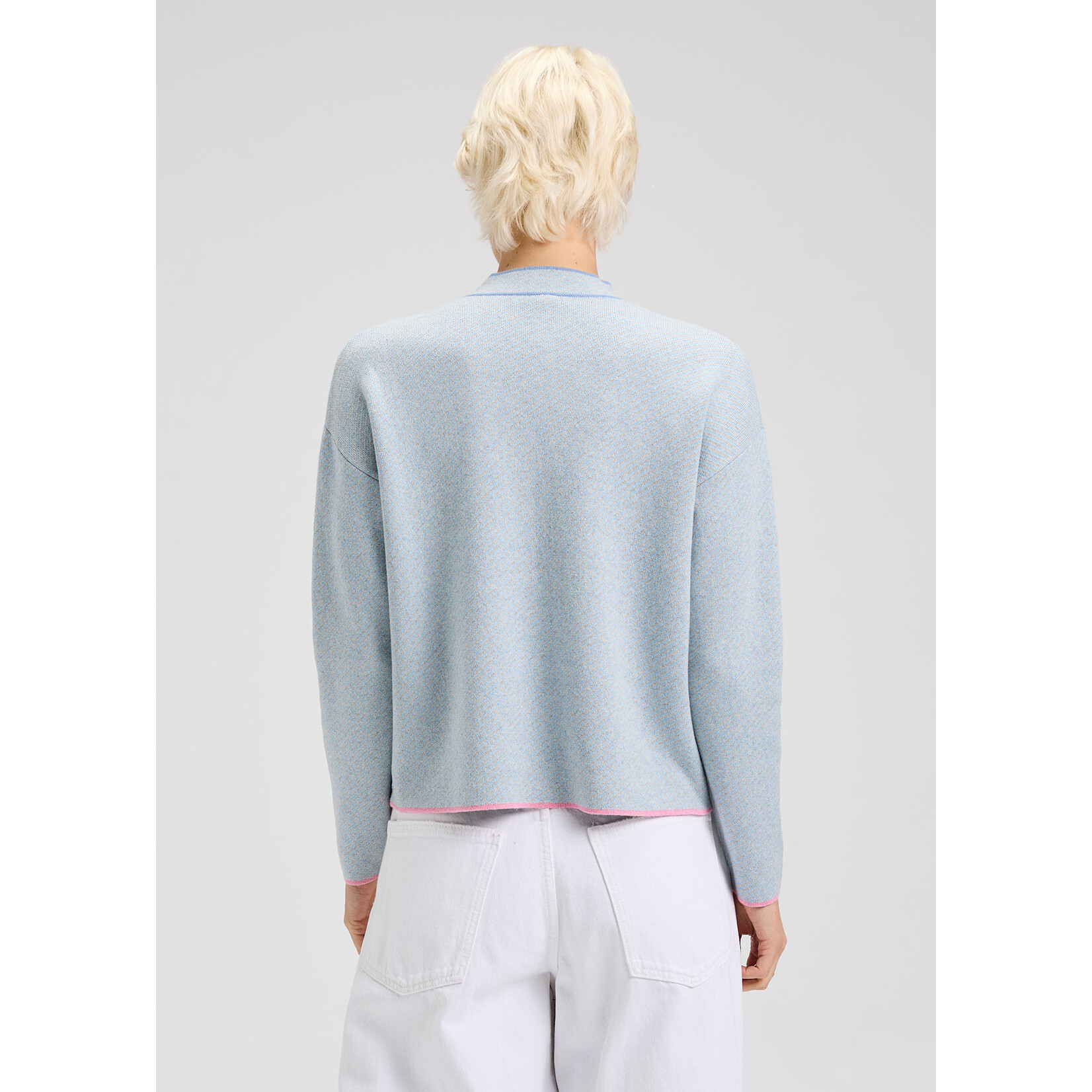 7524  Neru Collar Sweater