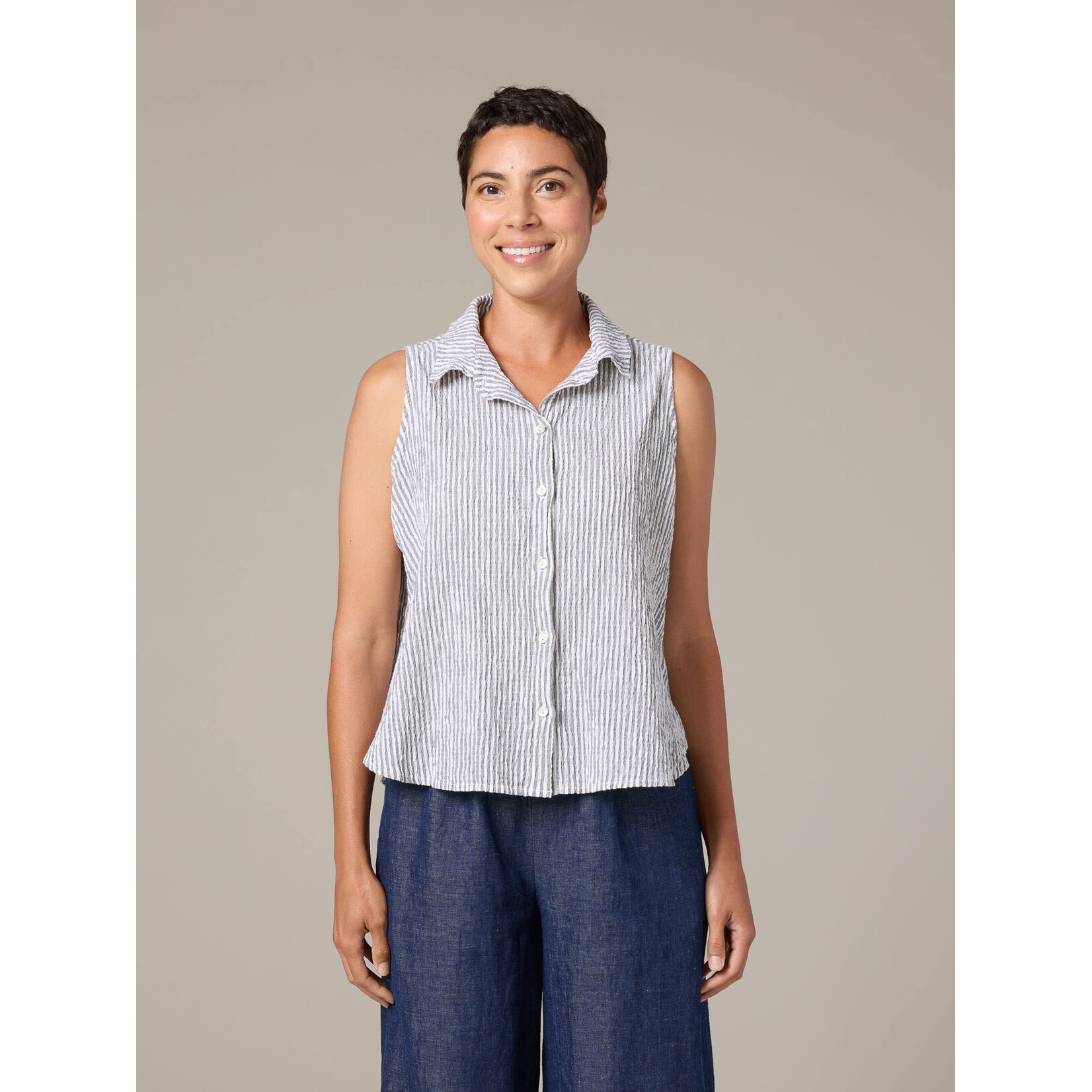 0645645 Gray Strip. Slvless Shirt