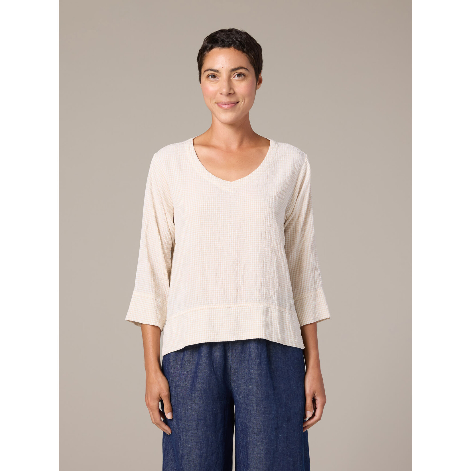 6126712 Check V-Neck Vent Top
