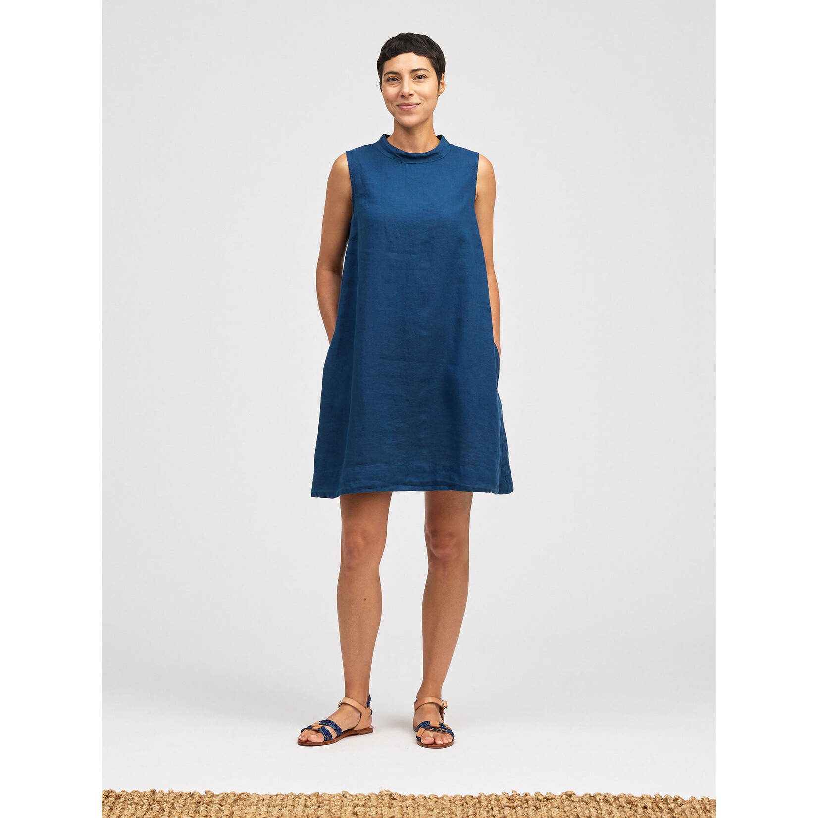 4200771  Mock Neck Shift Dress