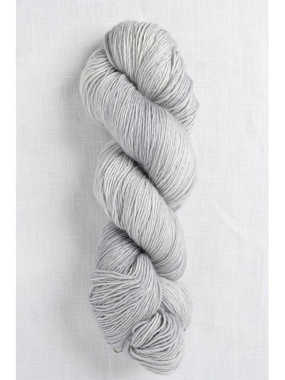 https://cdn.shoplightspeed.com/shops/605874/files/24650645/555x740x2/madelinetosh-tosh-merino-light-silver-fox-core150.jpg
