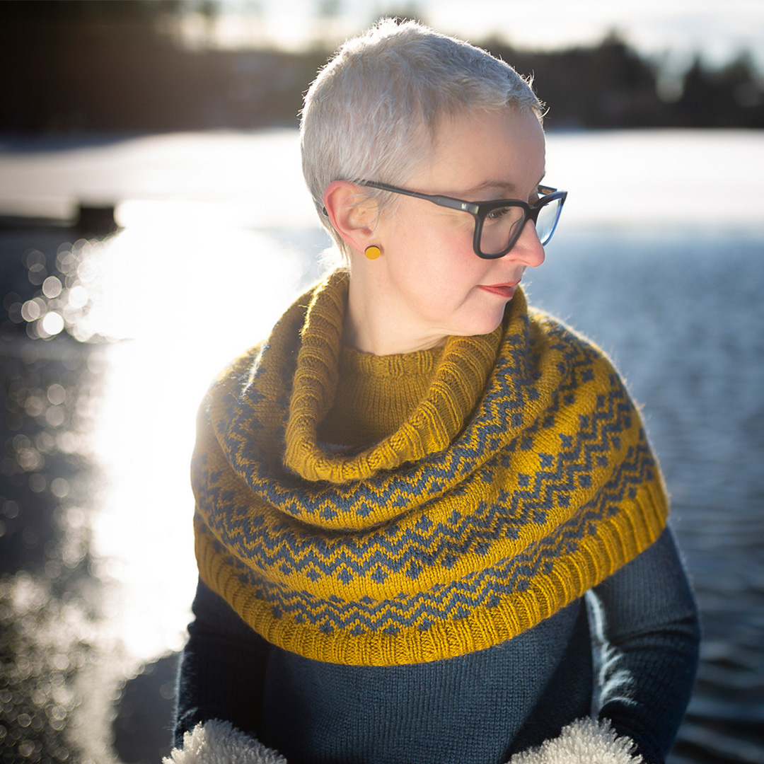 Knowe Cowl Capelet KAL