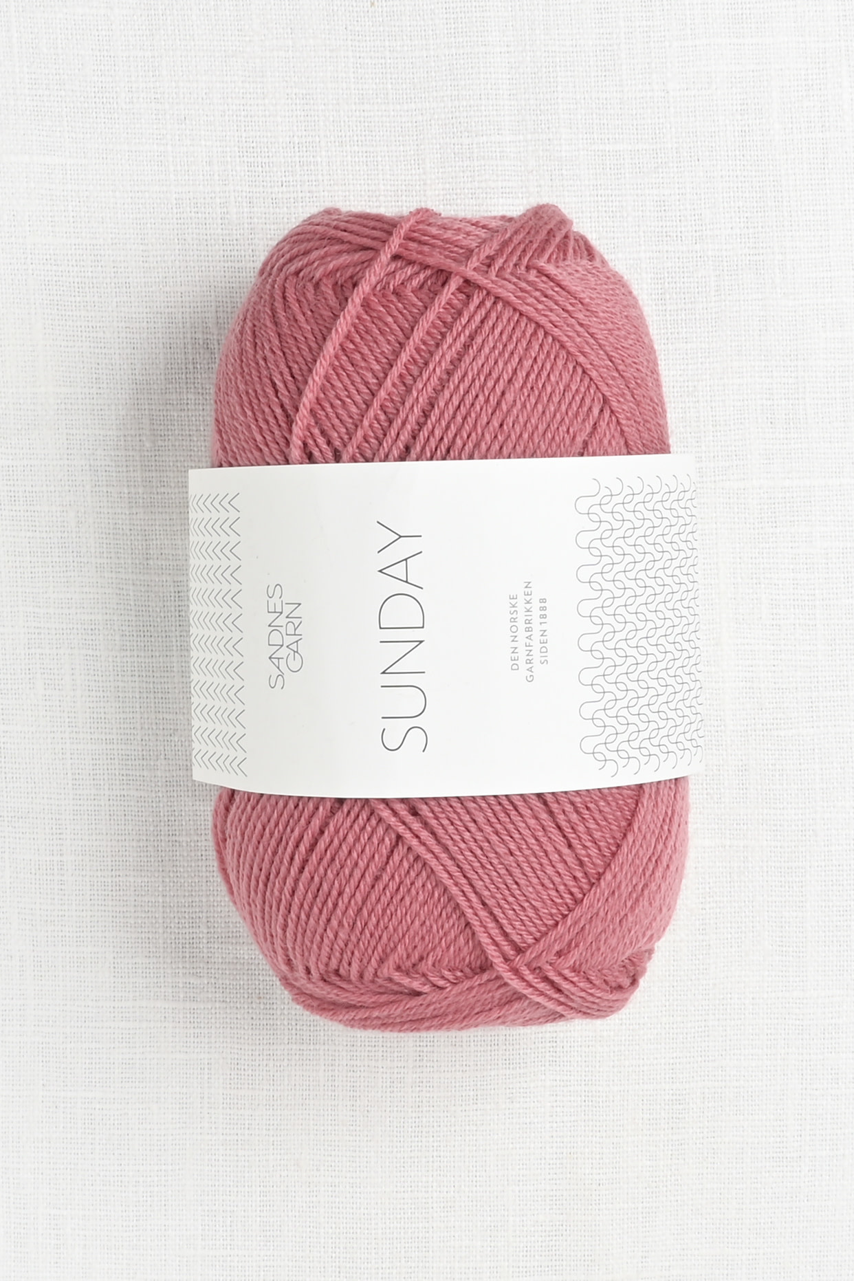 Lykkelig sorg skjorte Sandnes Garn Sunday 4343 Raspberry Sorbet - Wool and Company Fine Yarn