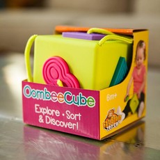 FAT BRAIN TOYS OOMBEE CUBE