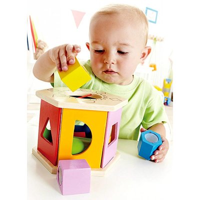 hape string along shapes