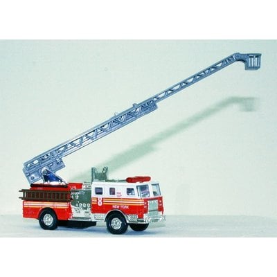 THE TOY NETWORK SONIC FIRE TRUCK DIE CAST