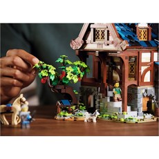 LEGO MEDIEVAL BLACKSMITH*