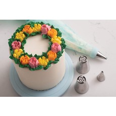 PLAYFUL CHEF DELUXE CAKE DECORATING STUDIO*