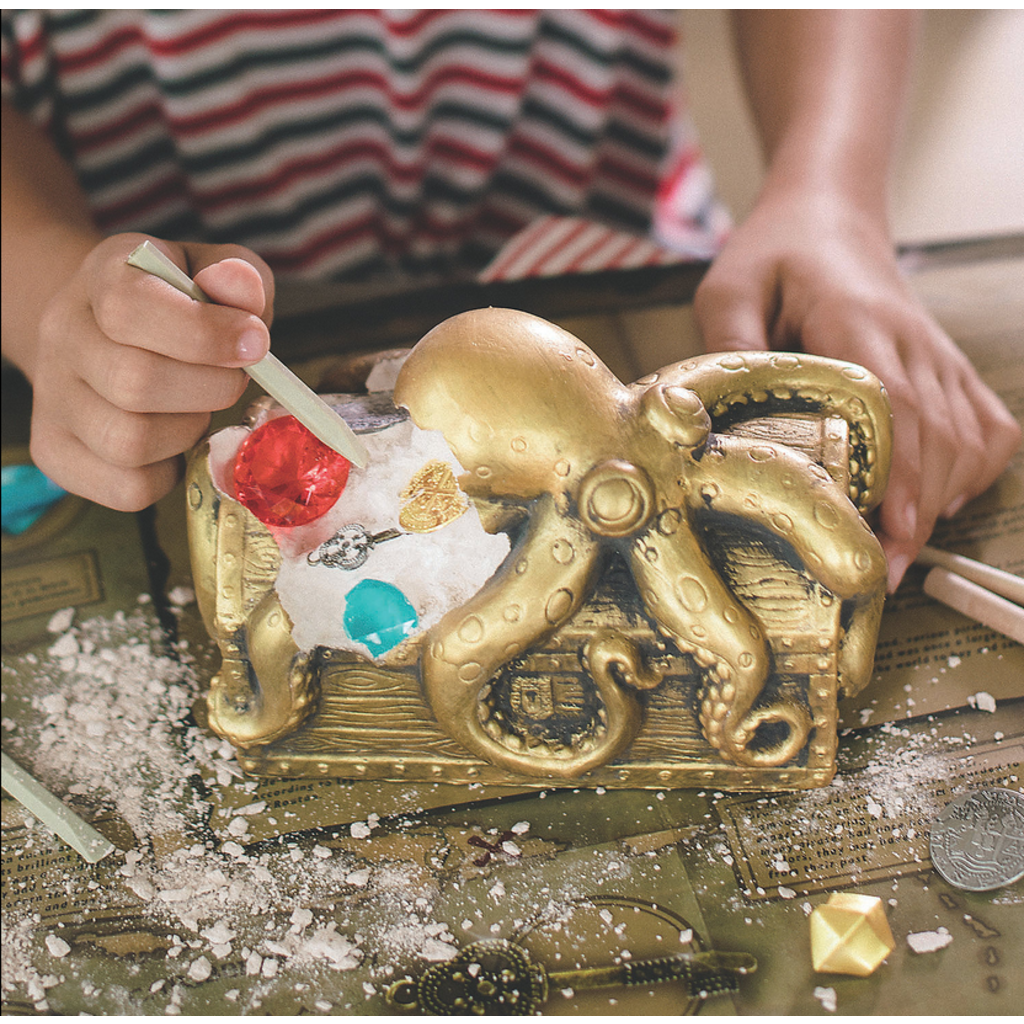 MINDWARE DIG IT UP! MYSTERY TREASURE CHEST