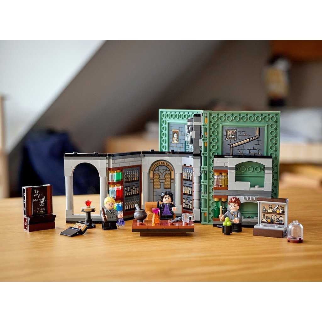LEGO HOGWARTS MOMENT: POTIONS CLASS