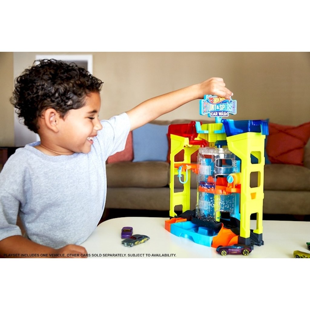 HOT WHEELS HOT WHEELS STUNT & SPLASH CAR WASH PLAY SET